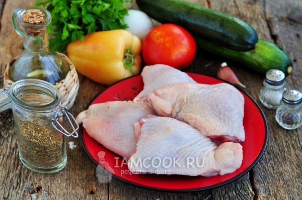 Ingredients for chicken with zucchini in the pan