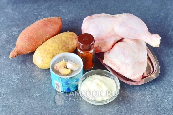 מצרכים של עוף עם תפוחי אדמה בתנור עם מיונז