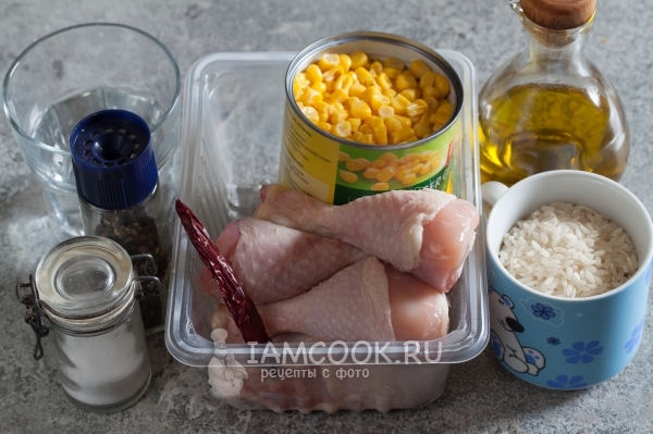 Zutaten für Hühnchen mit Reis und Mais im Ofen