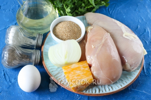 Ingredienser til kyllingekoteletter med ost i ovnen