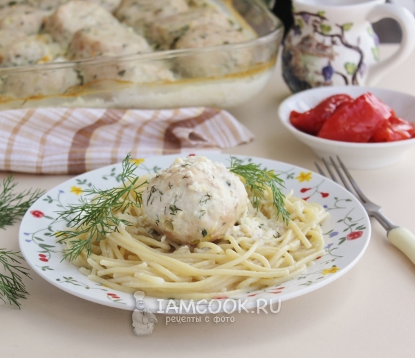 Recipe for chicken meatballs in creamy sauce in the oven