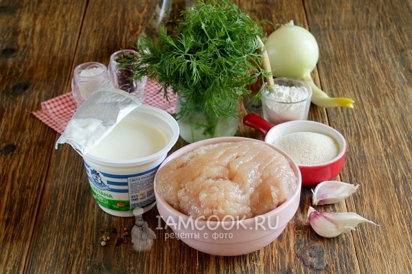 Zutaten für Hühnerfleischbällchen in Sauerrahmsoße im Ofen