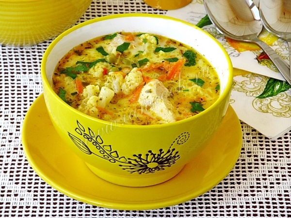 फूलगोभी के साथ चिकन सूप