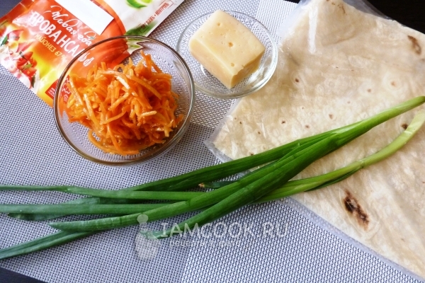 कोरियाई गाजर और पनीर के साथ पिटा ब्रेड के लिए सामग्री