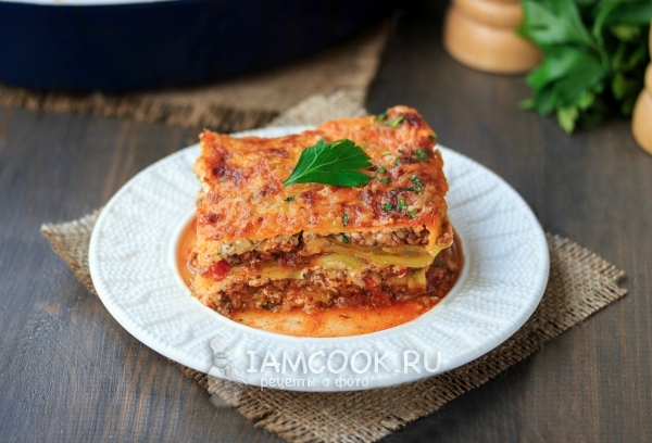 Minced मांस के साथ zucchini से Lasagna