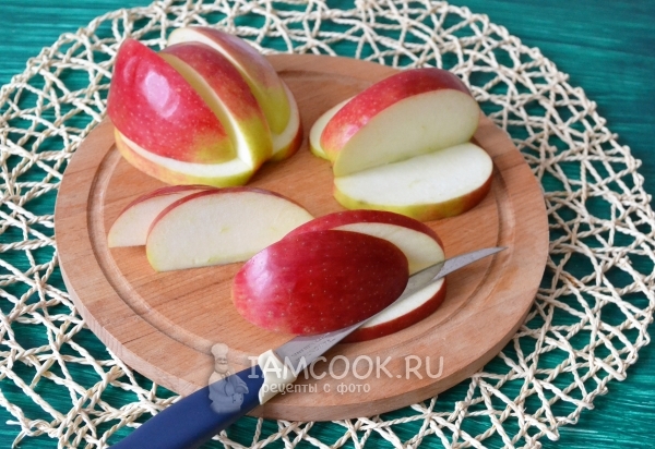 Izrežite krilo od jabuke