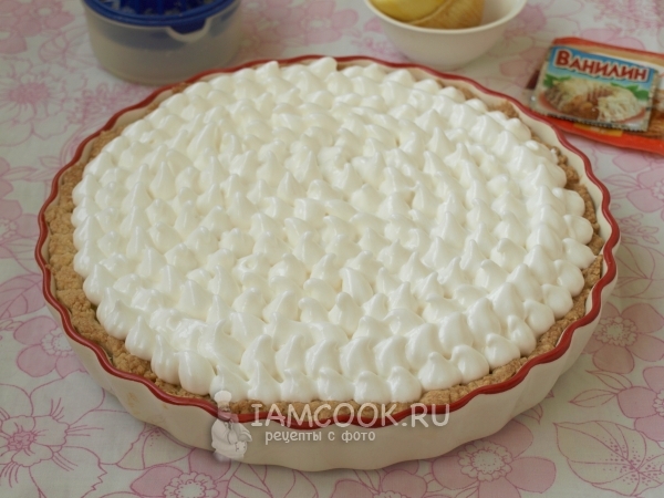 Hiasi pai dengan merengue