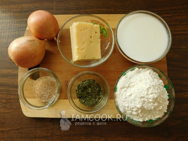 Ingredienser til løgekager i ovnen