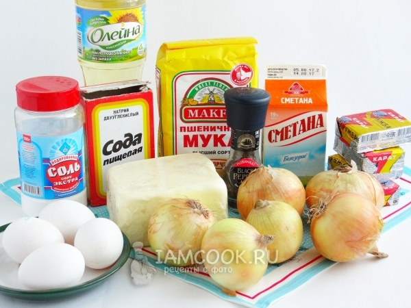Zutaten für Zwiebelkuchen mit geschmolzenem Käse