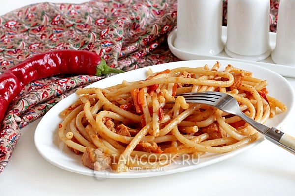 Billede af pasta med kyllingfilet og grøntsager