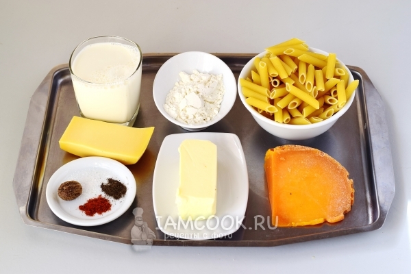 المكونات للمعكرونة مع الجبن في النمط الأمريكي