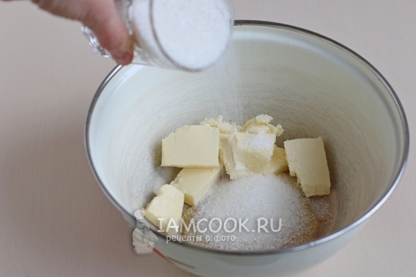 Spojte máslo, cukr a med