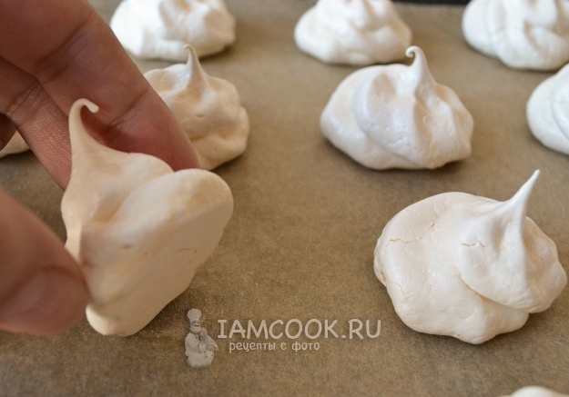 ओवन में पकाया meringue का फोटो