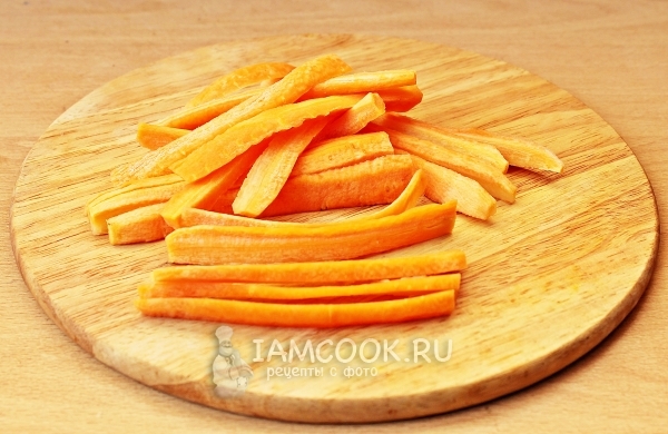 Cut the carrot strips