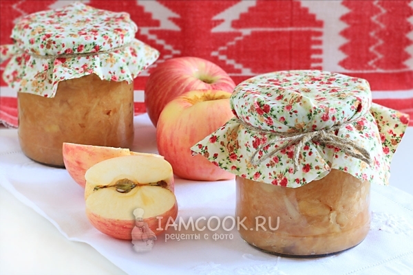 Снимка на пълнеж от ябълки за пайове за зимата