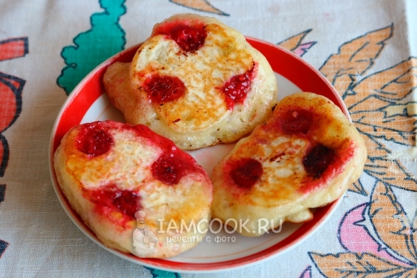 Pancake dengan raspberry