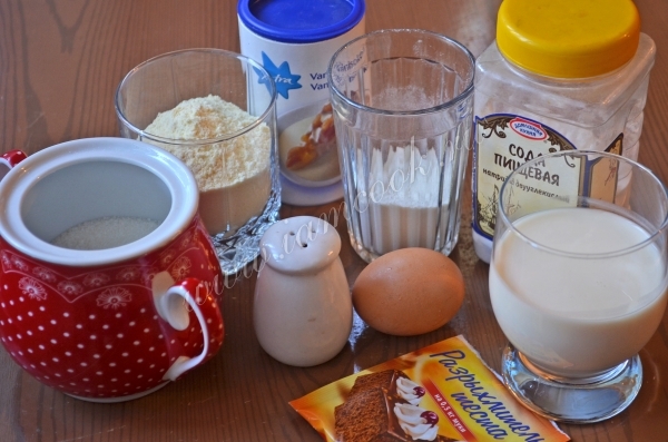 Složení kukuřičných palačinek na jogurtu