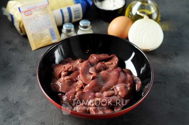 Ingredientes para panqueques de hígado de pollo con manga