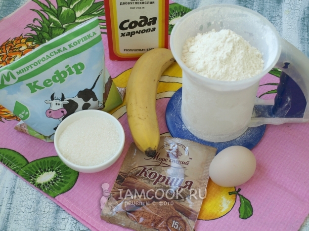 Ingredientes para deliciosos panqueques con plátano en yogur