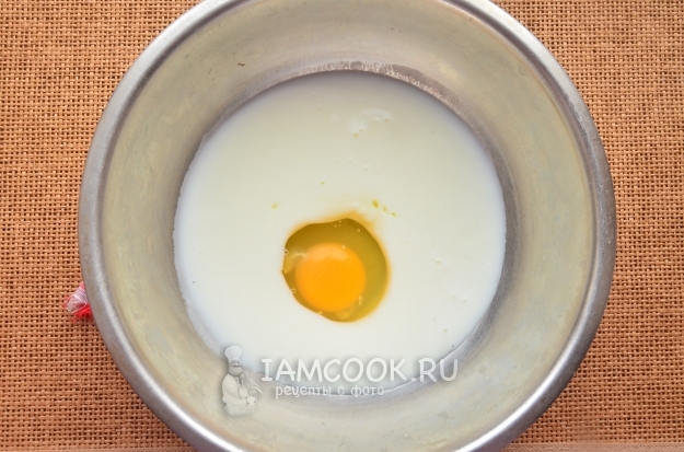 שלב את הביצה עם יוגורט