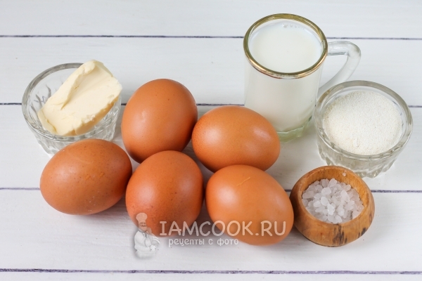 Ingredienti per omelette come in un asilo nido in un multivariato