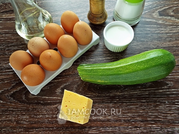 Zutaten für Omelett mit Zucchini im Ofen
