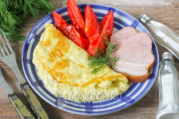 Omelette recipe with mayonnaise on a frying pan