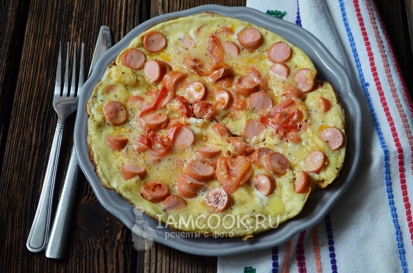 Telur dadar dengan sosis dan resep tomat