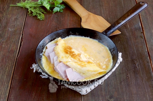 Zakryjte polovinu omelety