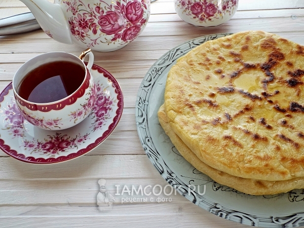 Ossetian pie in the frying pan