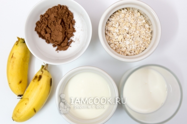 Složení pro ovesné vločky v nádobě s kakaem a banánem
