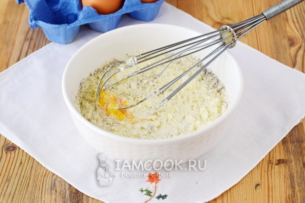 Kombinasikan keju, krim dan kuning telur