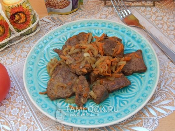 Συνταγή για χοιρινό συκώτι τηγανισμένο με κρεμμύδια και καρότα