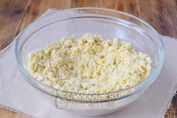 Margarine mit Mehl vermischen