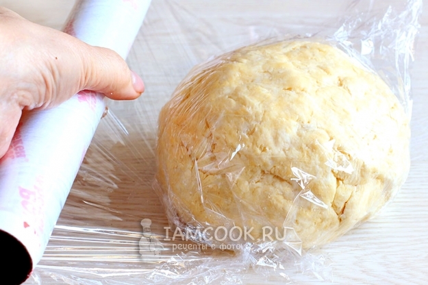 Roll the dough into film