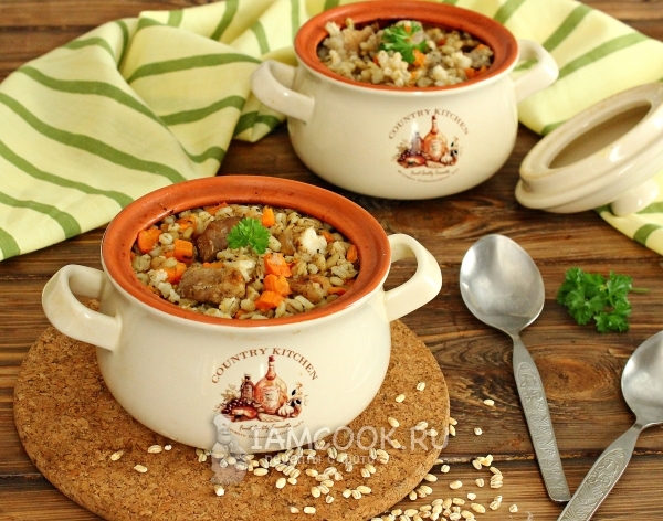 Recipe for a pearl barley with meat in a pot in the oven