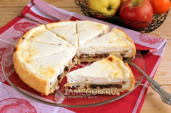 Φωτογραφία μιας πίτας με μήλα και τυρί cottage