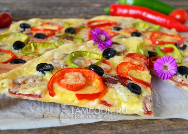 Foto pizza pada adonan ragi di oven
