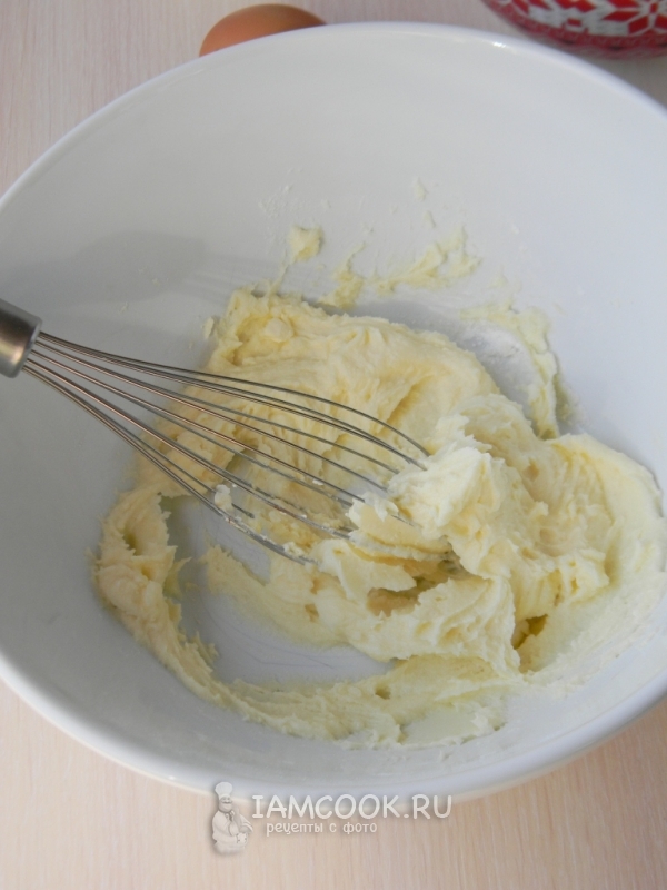 Shred butter with sugar