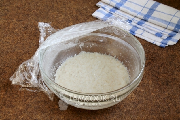 Combine yeast, sugar and flour
