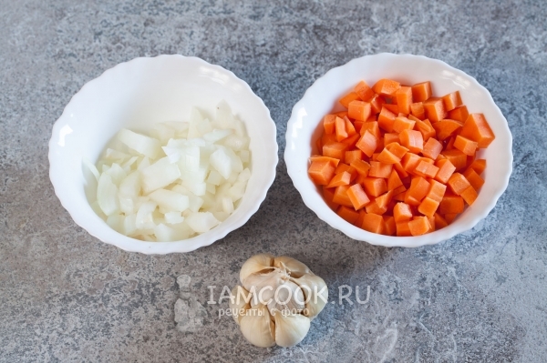 Cut the onions and carrots