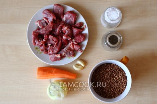 Ingredients for pilaf from buckwheat with meat