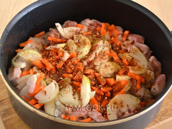 Add vegetables and spices to meat