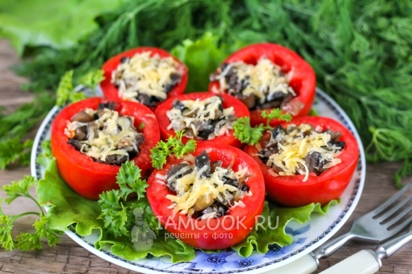 Resep untuk tomat diisi dengan jamur