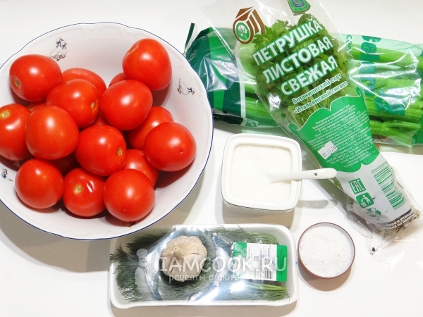 Zutaten für Tomaten, sauer mit Knoblauch und Grüns