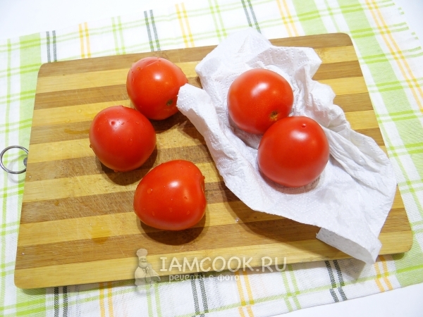 Wasche die Tomaten