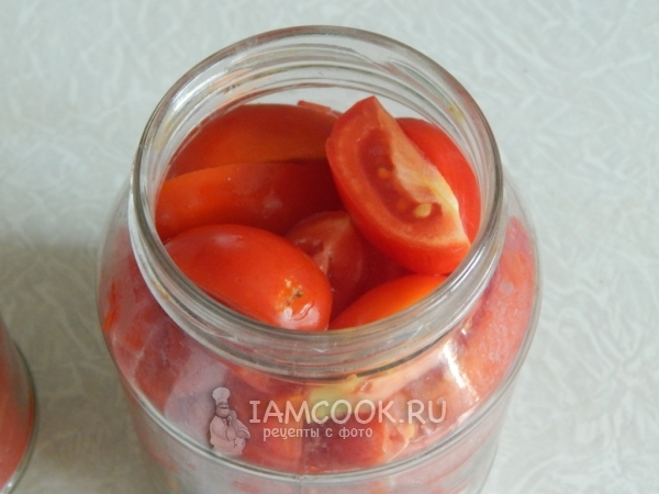 Stavite rajčicu u staklenku