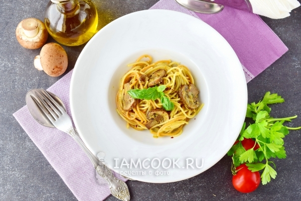 Resep untuk pasta tanpa lemak (macaroni) dengan jamur