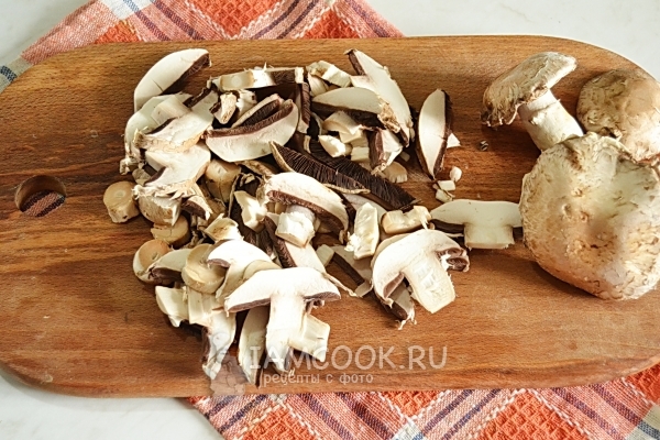 Cut the mushrooms