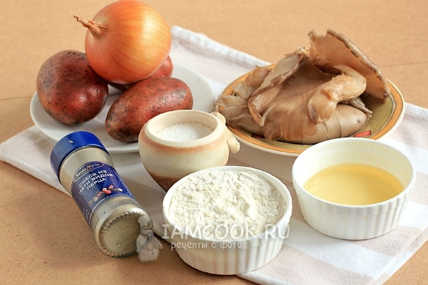 Ingredients for lean dumplings with potatoes and mushrooms